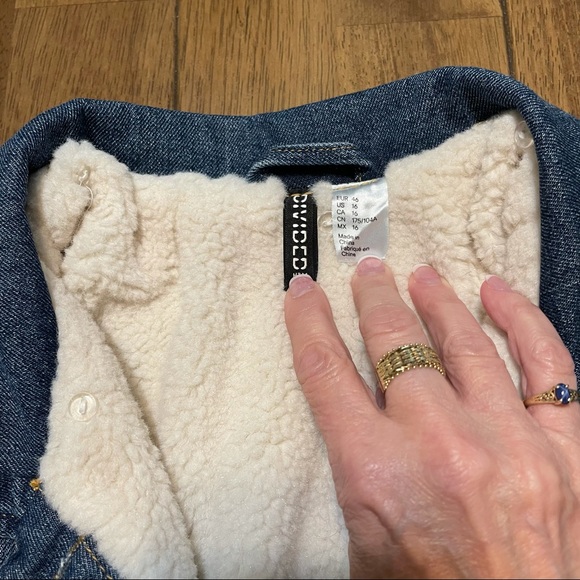 Sherpa Lined Denim Trucker Jacket w Removable Fur - Picture 7 of 8